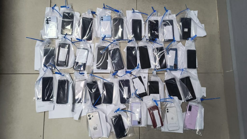 Esquema de receptação de celulares roubados ‘abastecia’ loja no centro de SP