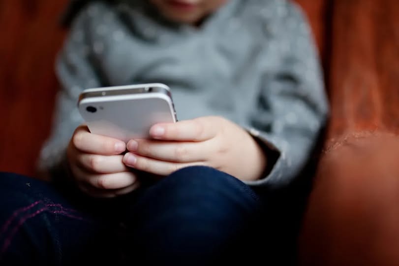 Governo passa a classificar aplicativos e cria nova faixa etária indicativa, de 6 anos