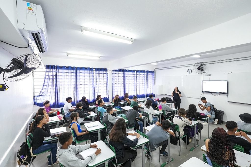 Governo de SP muda regras do ICMS Educação para valorizar municípios com melhores indicadores escolares