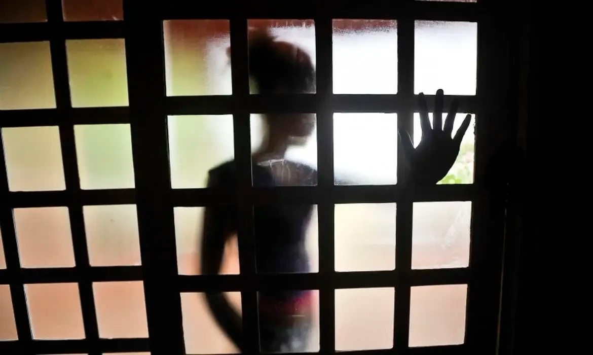 Violência sexual é violação que mais vitima meninas, aponta pesquisa