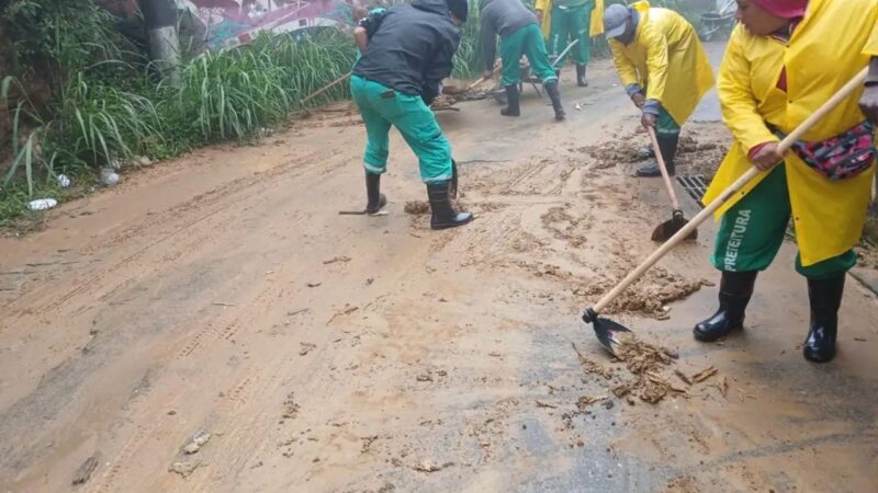 Rio segue em estágio 2 de atenção após chuvas fortes; Petrópolis tem aulas suspensas
