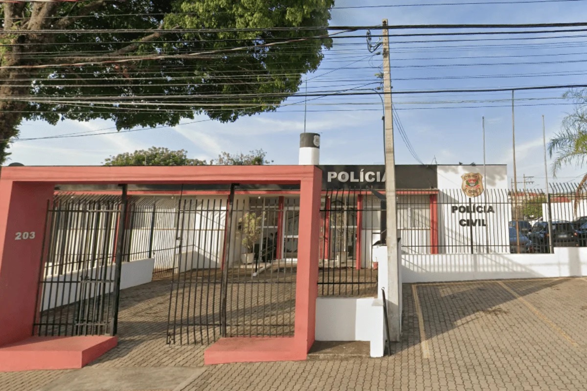 Homem é morto a facadas e tem coração arrancado dentro de casa em SP