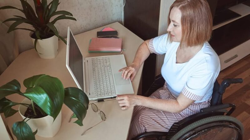 Portal Trampolim prorroga oferta de cursos profissionalizantes gratuitos e remotos para público 60+