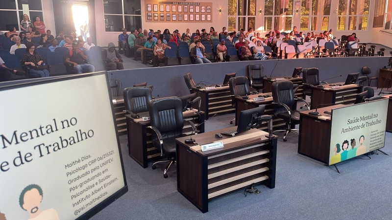 Direitos Humanos promove capacitação para bolsistas com foco em saúde mental no ambiente de trabalho