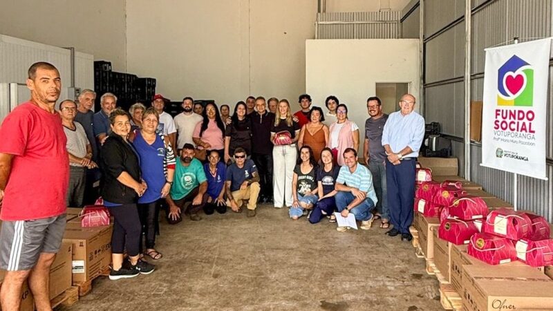 Rose Seba distribui kits de panetones a entidades assistenciais de Votuporanga